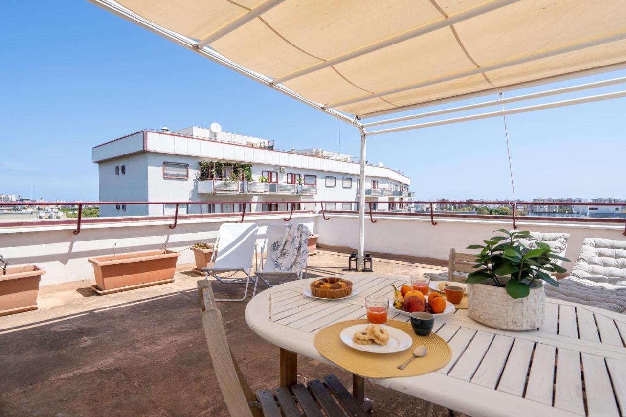 Bright Studio With Terrace & Parking Bari Esterno foto